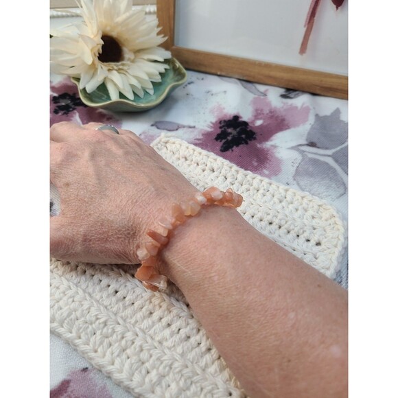 Natural Sunstone Chip Bracelet | Peach Crystal Elastic Boho Healing Jewelry - Picture 3 of 6